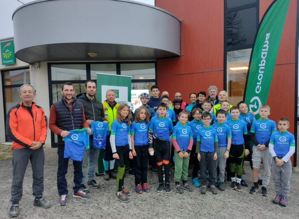 Les jeunes récupère leur tenue